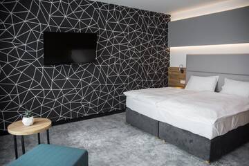 Фото номера Двухместный номер Делюкс с 1 кроватью Отель Hotel Limanova г. Лиманова 4